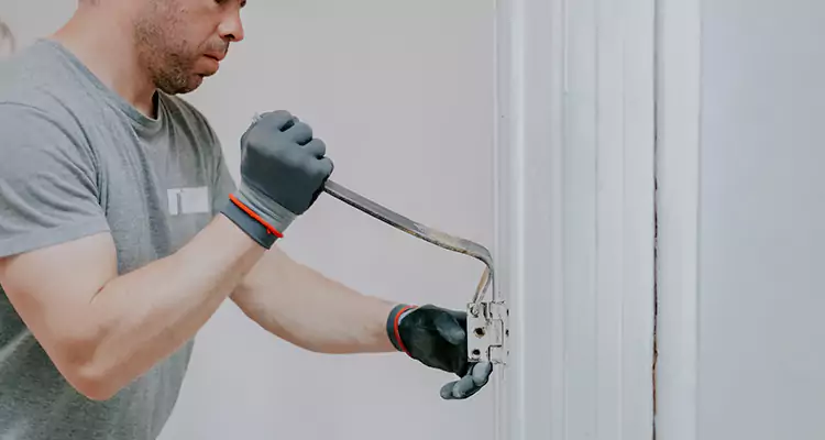 Cracked Door Jamb Repair in Jacksonville Beach, FL